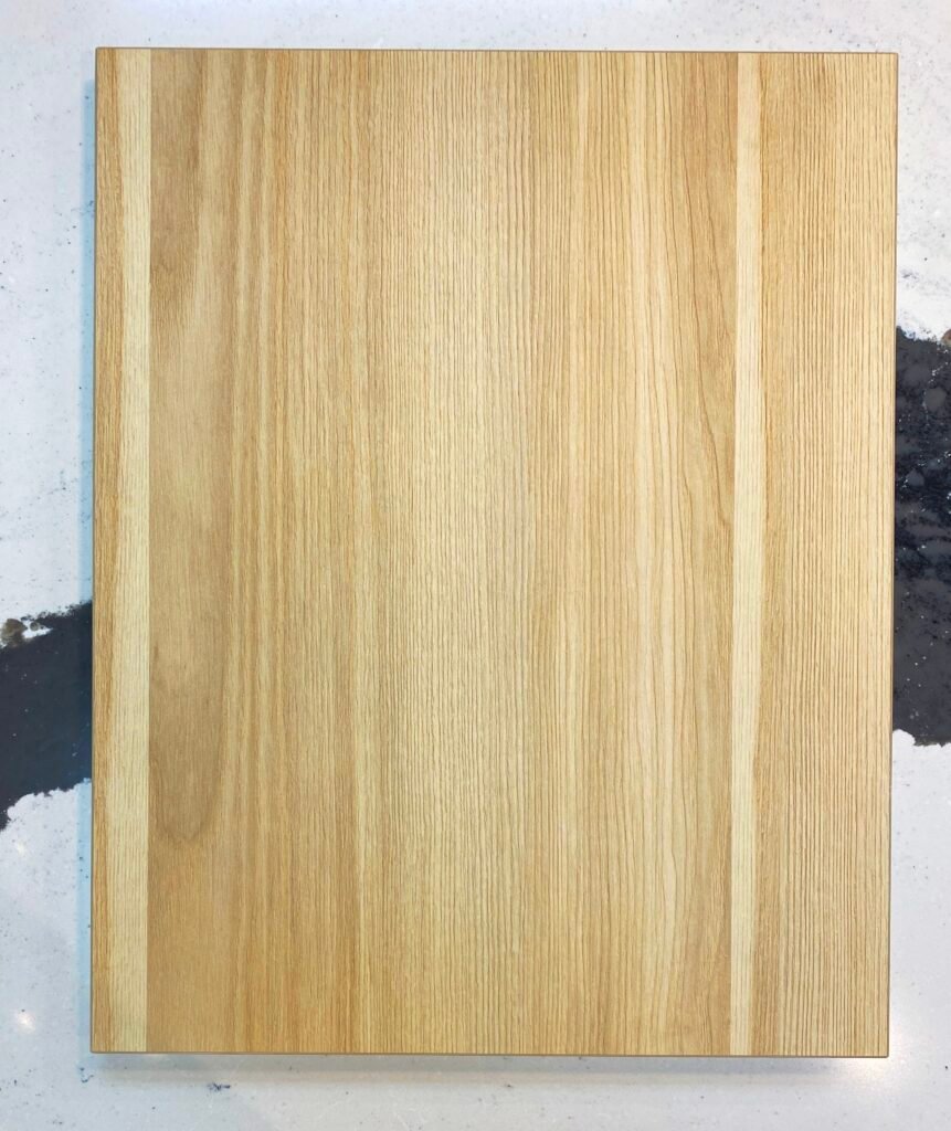 Slab cabinet door, oak laminated